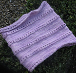 Stacked Eyelet Cowl free knitting pattern