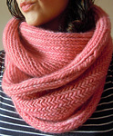 Big Herringbone Cowl free knitting pattern