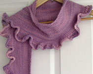 Just enough ruffles - ruffle scarf; Malabrigo Worsted Merino Yarn, color orchid 34